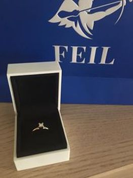 Di�na eljegyz�si gy�r�vel kapcsolatos visszajelz�se