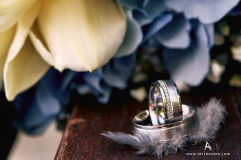 Niki �s Szil�rd karikagy�r�vel kapcsolatos visszajelz�se