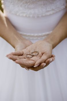 Reni �s Pisti karikagy�r�vel kapcsolatos visszajelz�se